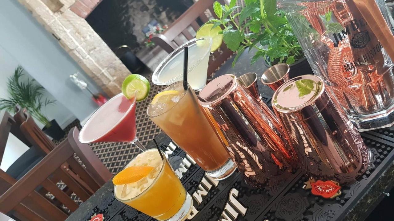 The Portcullis Hotel Chipping Sodbury Esterno foto